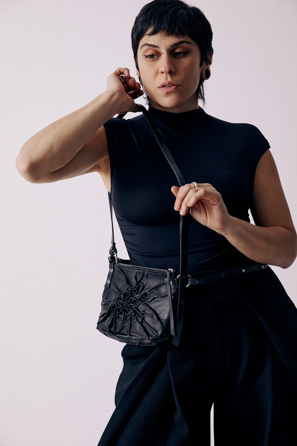 TEXTURED CROSS BAG