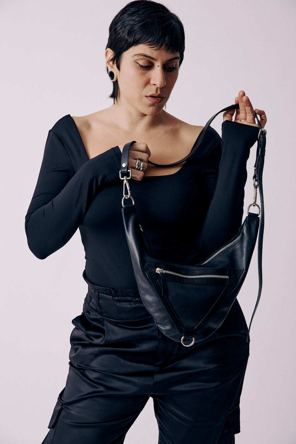 TRIANGLE CROSS BAG