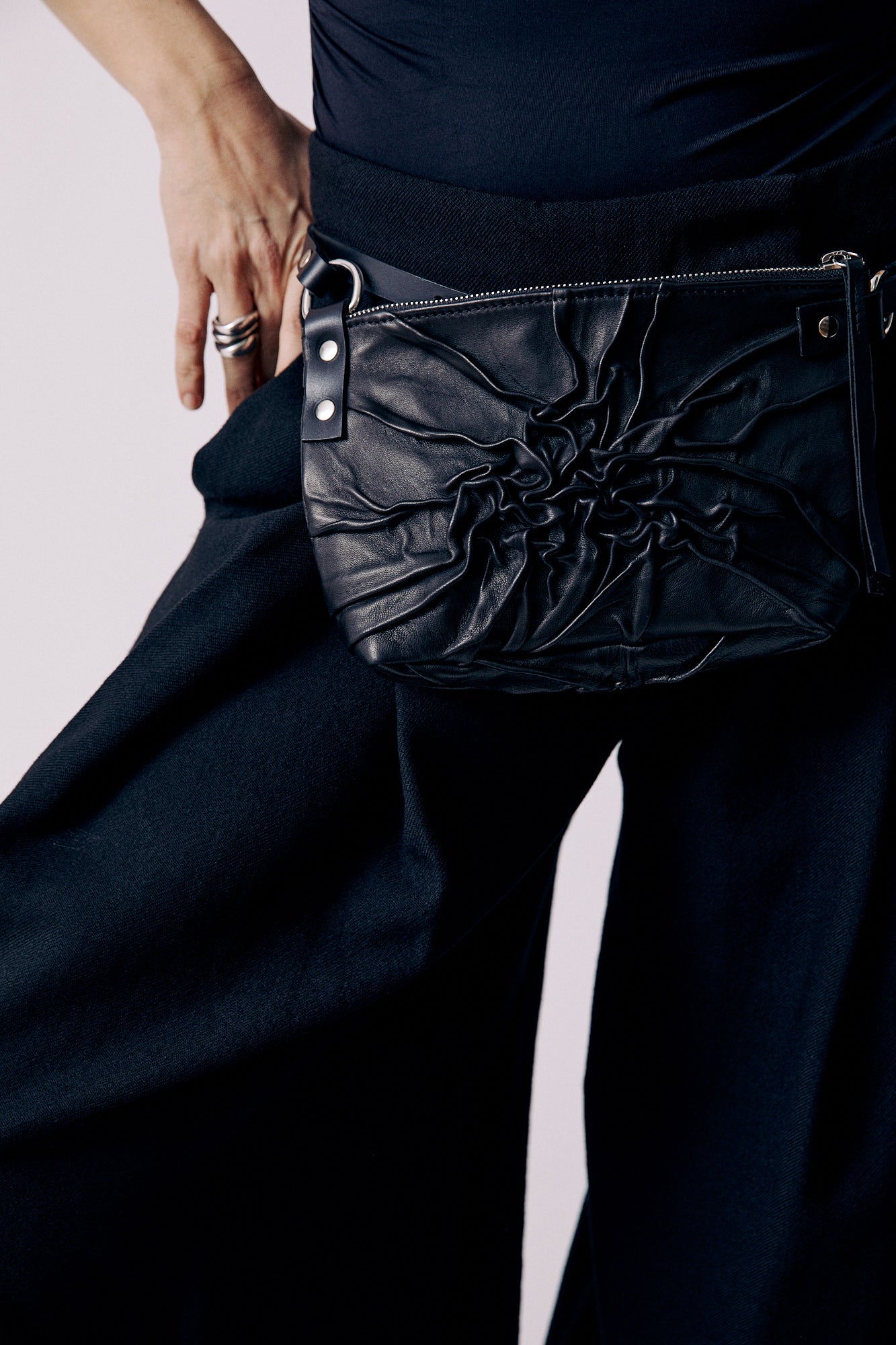 TEXTURED CROSS BAG