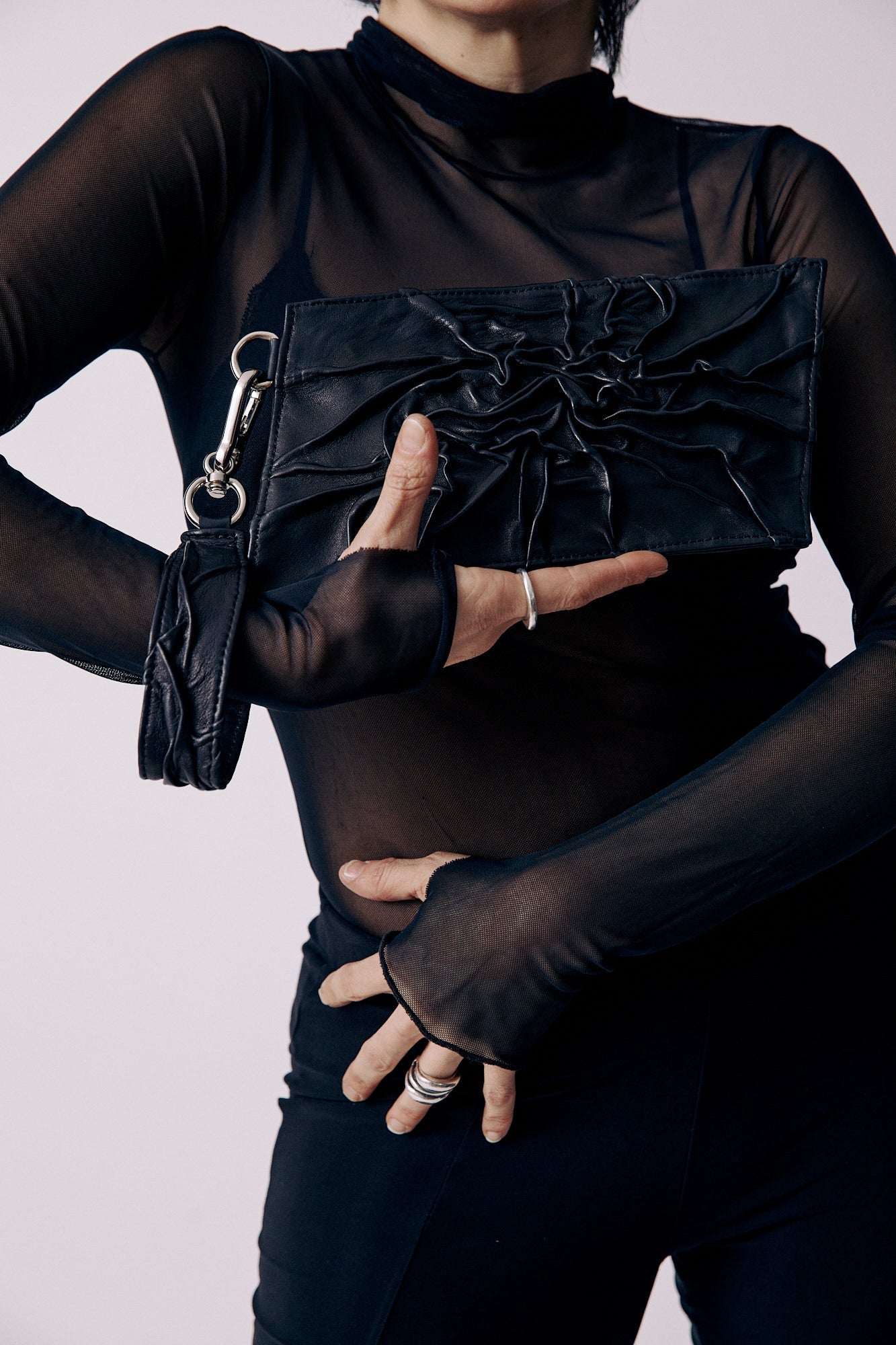 TEXTURED CLUTCH